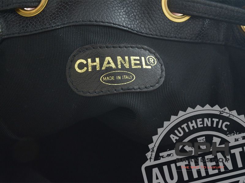 Chanel Skuldertaske i caviar skind.-3955