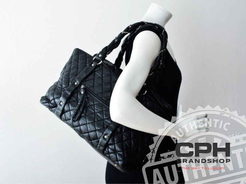 Chanel quilted bubble lambskin tote-2590